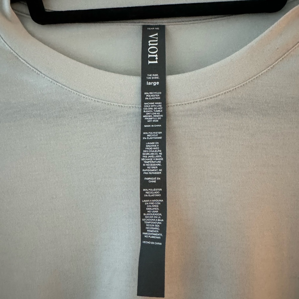 Large grey vuori shirt men’s